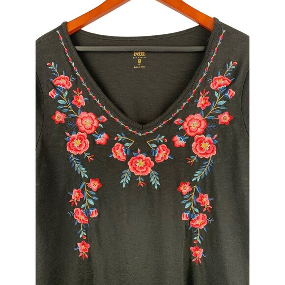 Belle By Kim Gravel Floral Embroidered V-Neck Black Top 1X - Picture 3 of 5
